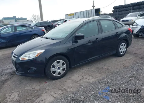 2013 Ford Focus S z USA, uszkodzony, nr VIN 1FADP3E22DL349843